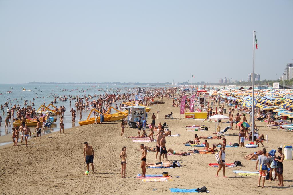 Hotel Zen Lignano Sabbiadoro Exteriör bild